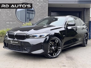 BMW 3-serie Touring 330e xDrive M Sportstoelen M Sport Pano HUD