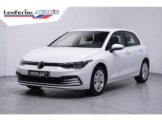 Volkswagen Golf 1.0 eTSI Life Navi Camera PDC v+a Apple Carplay NAP Rijklaar incl. 12 maanden garantie