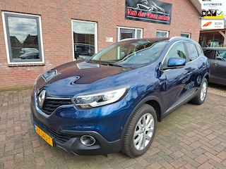 Renault Kadjar 1.2 TCe Intens. Leder, navi, carplay, camera, trekhaak, cruise, etc. Inclusief onderhoudsbeurt, APK en garantie.