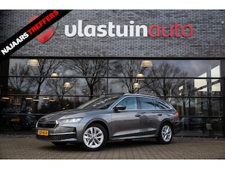 Skoda Octavia Combi 1.5 TSI MHEV Business Edition , Panoramadak, Stuur/stoelverwarming,