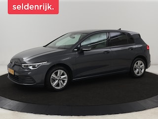 Volkswagen Golf 1.5 TSI Life Business | Matrix LED | Camera | Massage | Carplay | Keyless | Memory | Navigatie | Adaptive cruise | Side Assist | Sfeerverlichting | Climate control