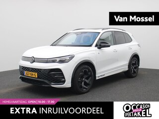 Volkswagen Tiguan 1.5 eHybrid R-Line Edition 272 PK | Panorama Dak | Stoelen Volledig Leder Met Geheugenfunctie | Navigatie | Stoelverwarming Voor + Achter | Head-Updisplay | Stuurwielverwarming | 360 Camera | Achterklep Elektrisch | Side Assist | High-End Geluidsysteem Harman Kardon
