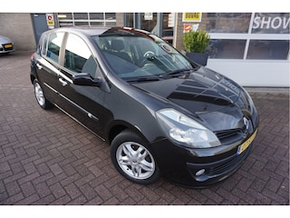 Renault Clio 1.4I-16V Authentique