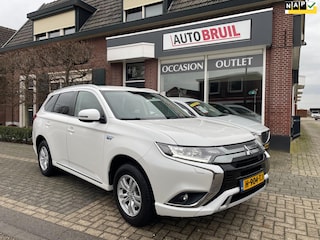 Mitsubishi Outlander 2.4 PHEV Pure Parelmoer|1/2 Leder|Trekh.|Apple carplay|Camera|NL-auto