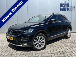 Volkswagen T-Roc 1.5 TSI 150 pk Sport Navigatie Camera 18 Inch Velgen Virtual Dash ACC DAB Sport Stoelen Donkere Hemel Getint Glas NL Auto