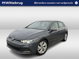 Volkswagen Golf 1.5 TSI Style 150pk Panoramadak / IQ LED verlichting / App-connect / Navigatie High / Parkeersensoren