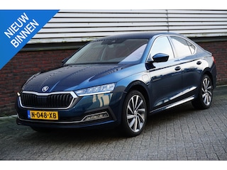 Skoda Octavia 1.4 TSI iV PHEV Bus. Edition Plus/Leer/Trekhaak/ 18Inch./Zeldzaam compleet uitgerust!!