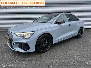 Audi A3 Limousine 35 TFSI S-Line | Panorama dak | Stoelverwarming |