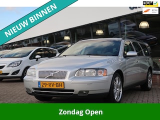 Volvo V70 2.4 Momentum DEALER ONDERHOUDEN !!