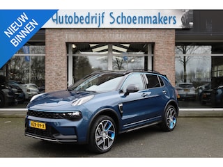 Lynk & Co 01 1.5 STUURVERWARMING MY23+ 360-CAMERA STUUR/STOELVERW. ROLHOES PANO/SCHUIF MEMORY INFINITY DAB NAVI CARPLAY ELEK.ACHTERKLEP 20"LMV