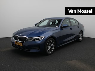 BMW 318i Sport Line | AUTOMAAT | APPLE CARPLAY | NAVIGATIE | SFEERVERLICHTING | CLIMATE CONTROL | CRUISE CONTROL |
