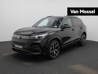 Volkswagen Tiguan 1.5 eHybrid R-Line Edition 272 PK | Panoramdak | Trekhaak | 360 Camera | Keyless | Black Style | 20 Inch Velgen | LED Matrix | Stoelverwarming | Stuurwielverwarming