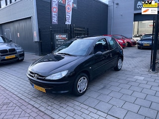 Peugeot 206 1.4 XT 2e Eigenaar! Automaat NAP APK 1 Jaar