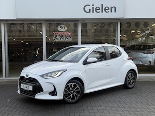 Toyota Yaris 1.5 Hybrid Dynamic Plus | Stoelverwarming, 16 inch, LED, Apple CarPlay/Android Auto, Parkeercamera, Keyless