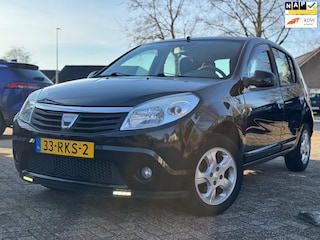 Dacia Sandero 1.2 Lauréate AIRCO EL.RAMEN STUURBEKR. APK 01-2027 BOEKJES