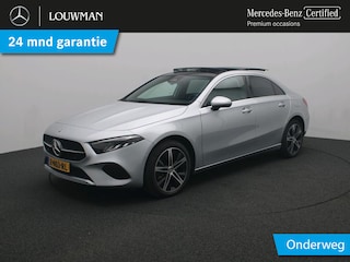 Mercedes-Benz A-klasse 250 e Plug-In Hybride Trekhaak | Panorama Schuif-Kanteldak | Sfeerverlichting | Apple CarPlay | Ledkoplampen. Inclusief 24 maanden MB Certified garantie voor Europa.