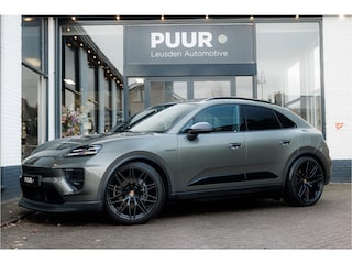 Porsche Macan 4 Aventurine Green 100 kWh Pano - Passenger Display - BTW-auto