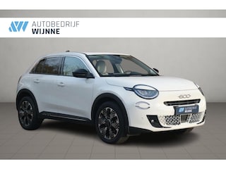 Fiat 600 1.2 Hybrid 110pk DCT6 La Prima | Navi | App Connect | Adaptive Cruise | Climate | Keyless | Camera | Leder | Elektrische Achterklep