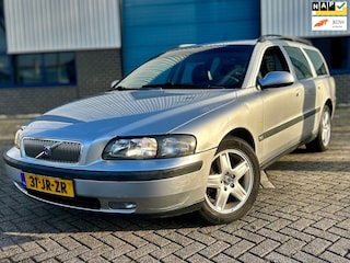 Volvo V70 2.4 Comfort Line * 7 PERSOONS * NAP * TREKHAAK *