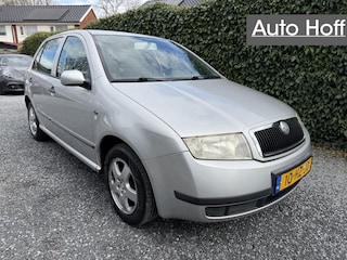 Skoda Fabia 1.4 Comfort | Elekt. Ramen | LMV | Trekhaak | Radio / CD | Nieuwe APK!
