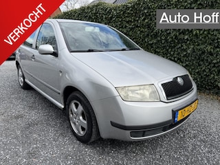 Skoda Fabia 1.4 Comfort | Elekt. Ramen | LMV | Trekhaak | Radio / CD | Nieuwe APK!