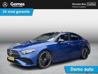 Mercedes-Benz A-klasse Limousine 180 Star Edition AMG | Bruin Interieur | Night Pakket | Panoramadak | MULTIBEAM LED Koplampen | Apple CarPlay | Android Auto | Sierdelen Lindehout Zwart | Sfeerverlichting | Stoelverwarming | Achteruitrijcamera
