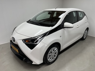 Toyota Aygo 1.0 VVT-i x-play Automaat Apple carplay Camera
