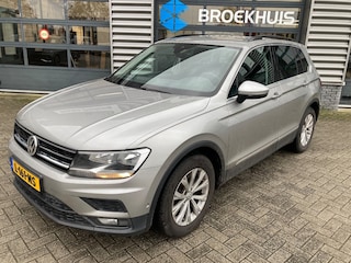 Volkswagen Tiguan 1.5 TSI ACT Comfortline Business | Trekhaak | Climatronic | Stoel verwarming | Apple Carplay |