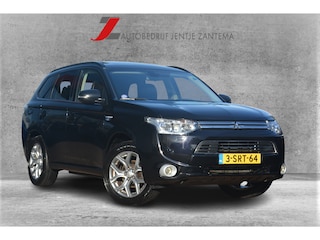 Mitsubishi Outlander 2.0 PHEV Instyle+ | Leer | Navigatie | Schuif-kanteldak | Xenon | NL auto!! | Nederlandse auto dealeronderhouden laatste beurt bij 226000 km accu vervangen met oa xenon leer navigatie camera trekhaak key less schuif kantel dak stoelverwarming premium audio camera stand