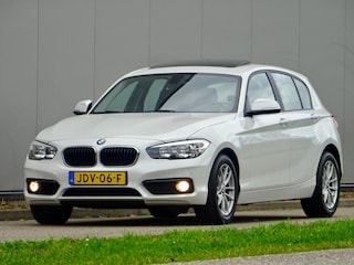 BMW 116i Sport /// Pearl / Pano-Dak / Dealer-Oh