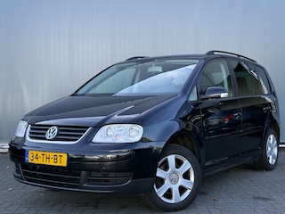 Volkswagen Touran BJR 2006 1.6-16V FSI 116 PK Business APK 01-2027! | CLIMA | TREKHAAK | CRUISE