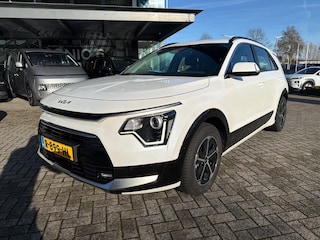 Kia Niro 1.6 GDi 141pk DCT6 DynamicLine | All Season Banden | Trekhaak | Navigatie | Parkeersensoren | Climate Control | Adaptive Cruise Control |