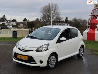 Toyota Aygo 1.0 VVT-i Aspiration *2e EIG *LED *AIRCO *DealerService