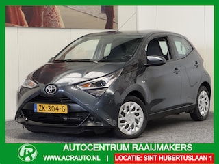 Toyota Aygo 1.0 VVT-i X-PLAY NAVIGATIE CRUISE CONTROL AIRCO BLUETOOTH TELEFOON MEDIA VOORBEREIDING ACHTERUITRIJCAMERA ZEER MOOI !! Brgl