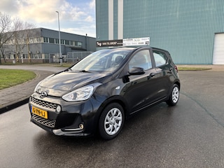 Hyundai i10 1.0i Comfort 67 PK. Zuinige en zeer betrouwbare auto !!! Slechts 53.000 KM !!