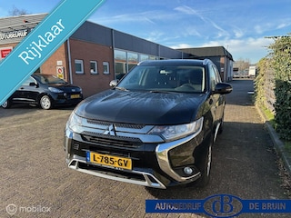 Mitsubishi Outlander 2.4 PHEV Pure Trekhaak Ned auto