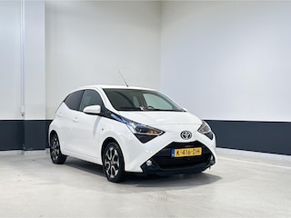 Toyota Aygo 1.0 VVT-i x-joy Automaat | Apple Carplay/ Android auto | Camera | LM velgen |