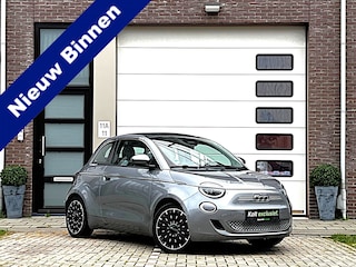 Fiat 500 La Prima 42 kWh Automaat Cabriolet / Incl BTW / 120 PK / Apple CarPlay / Achteruitrijd Camera / Navigatie / 17" LM Velgen / Leder Int / LED / 1e Eigenaar!