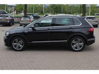 Volkswagen Tiguan 1.5 TSI Highline Business R / Trekhaak / Camera / Navigatie / Keyless / 19'' / Stoelverwarming / DAB / ACC