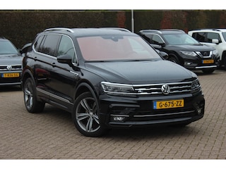 Volkswagen Tiguan 1.5 TSI Highline Business R / Trekhaak / Camera / Navigatie / Keyless / 19'' / Stoelverwarming / DAB / ACC