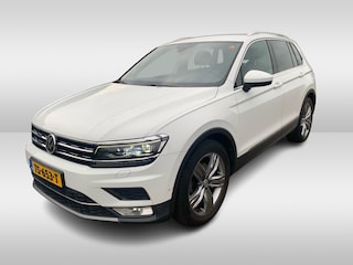 Volkswagen Tiguan 1.4 TSI ACT Highline / Camera / Virtual Cockpit / Dynaudio / CarPlay / 19'' / Dodehoek / DAB / Stoelverwarming / ACC