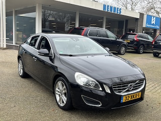 Volvo S60 1.6 T3 150pk Summum Xenon Navi Leder