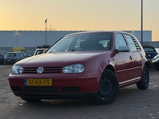 Volkswagen Golf 1.6-16V Highline/ ZEER NETJES