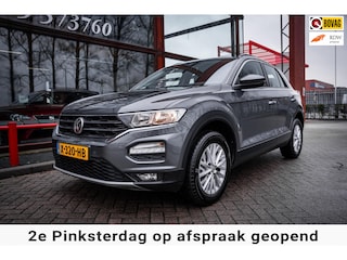 Volkswagen T-Roc 1.5 TSI Sport | Automaat | Camera | Stoel verwarming | Car-play | Adaptieve cruise control |