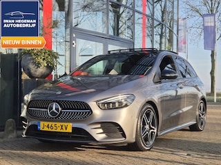 Mercedes-Benz B-klasse 200 Business Solution AMG-styling |Wegkl. Trekhaak | Panoramadak | Navigatie | PDC + Camera | ECC |