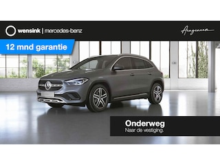 Mercedes-Benz GLA 200 Business Solution Luxury | Trekhaak | Stoelverwarming | Getint glas | Achteruitrijcamera |