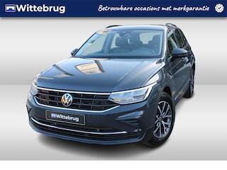 Volkswagen Tiguan 1.4 TSI eHybrid 245pk Life Dsg Automaat / Navigatie / LM 17 inch / Parkeersensoren/ LED Plus / Digital cockpit Pro