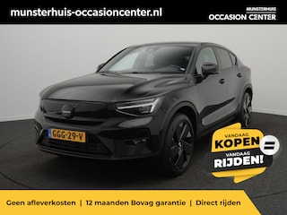 Volvo EC40 Single Motor Extended Range Ultra Black Edition 82 kWh - RIJKLAARPRIJS - Rondomzichtcamera - Panoramadak - Stoel- en Stuurverwarming! - Elektrisch Uitklapbare Trekhaak