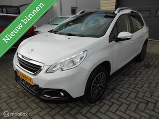 Peugeot 2008 1.2 PureTech Active Navigatie Airco glazen dak