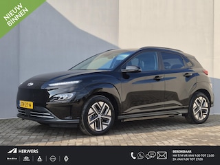 Hyundai Kona EV Comfort Smart 39 kWh Automaat / Fabrieksgarantie tot 08-2028 / Accu SOH 100% / Dealer onderhouden / WLTP bereik 305 km stad 435 km / Trekhaak afneembaar / Stuur en Stoel verwarming / Warmtepomp / Adaptief CC /